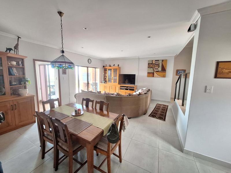 6 Bedroom Property for Sale in Seemeeu Park Western Cape